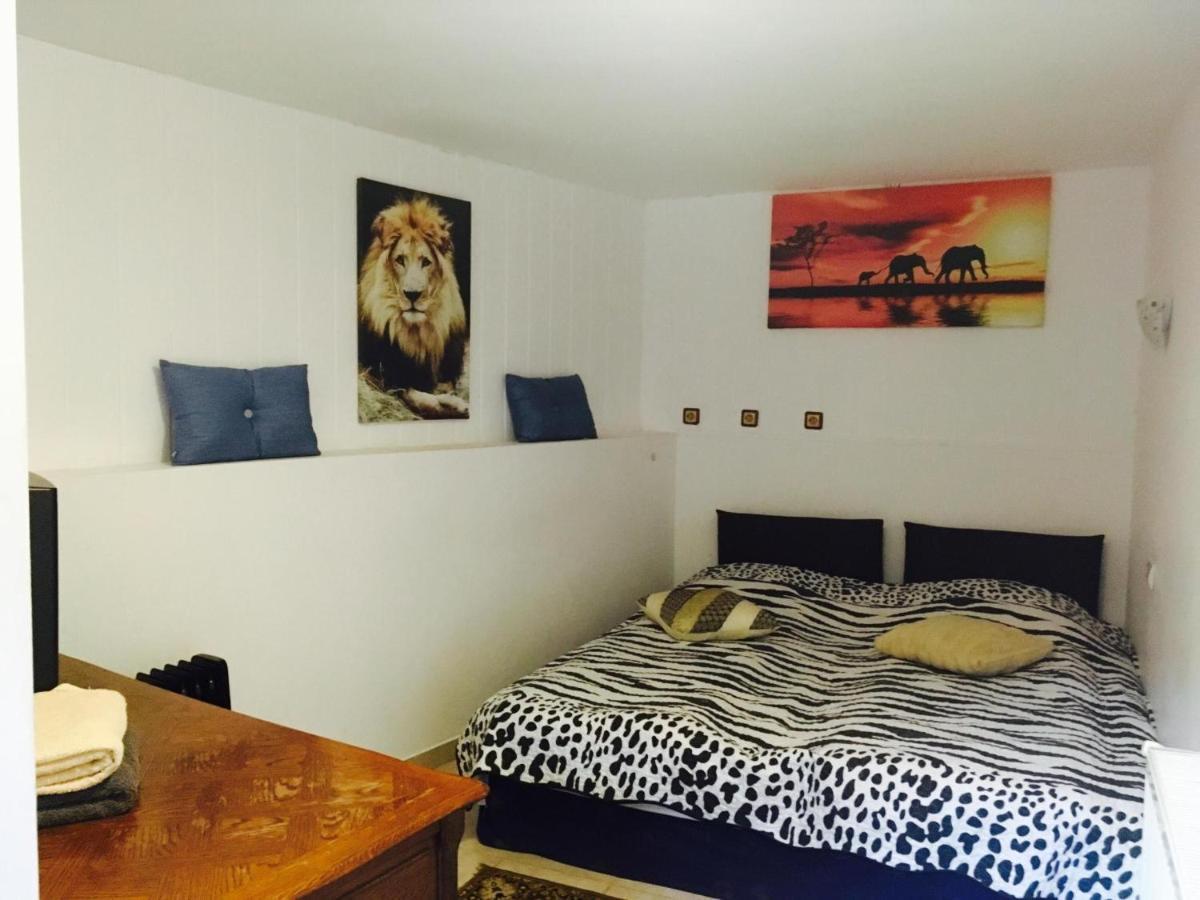 בראשוב Rolling Stone Hostel מראה חיצוני תמונה