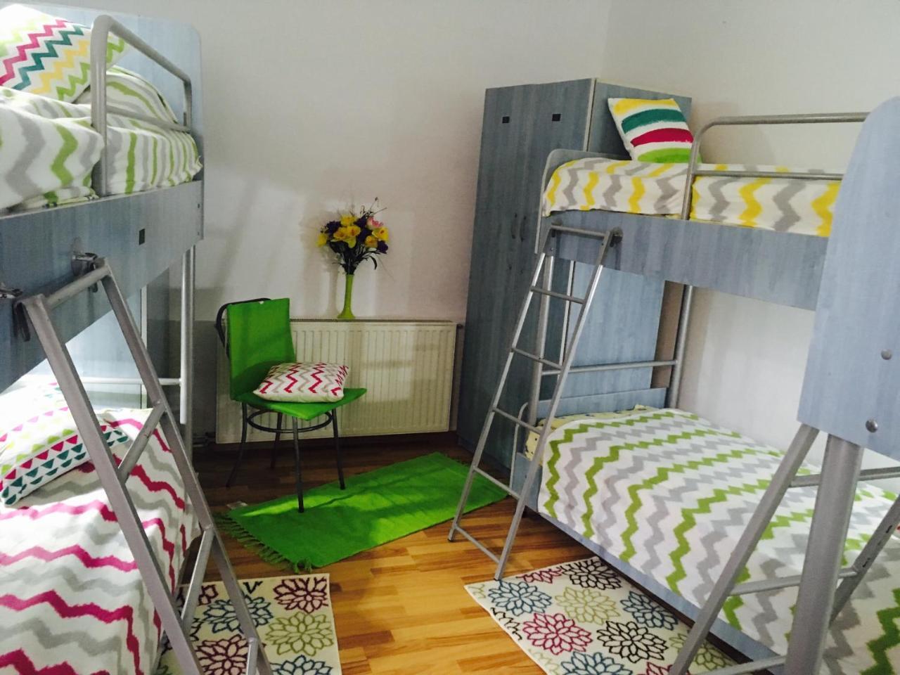 בראשוב Rolling Stone Hostel מראה חיצוני תמונה