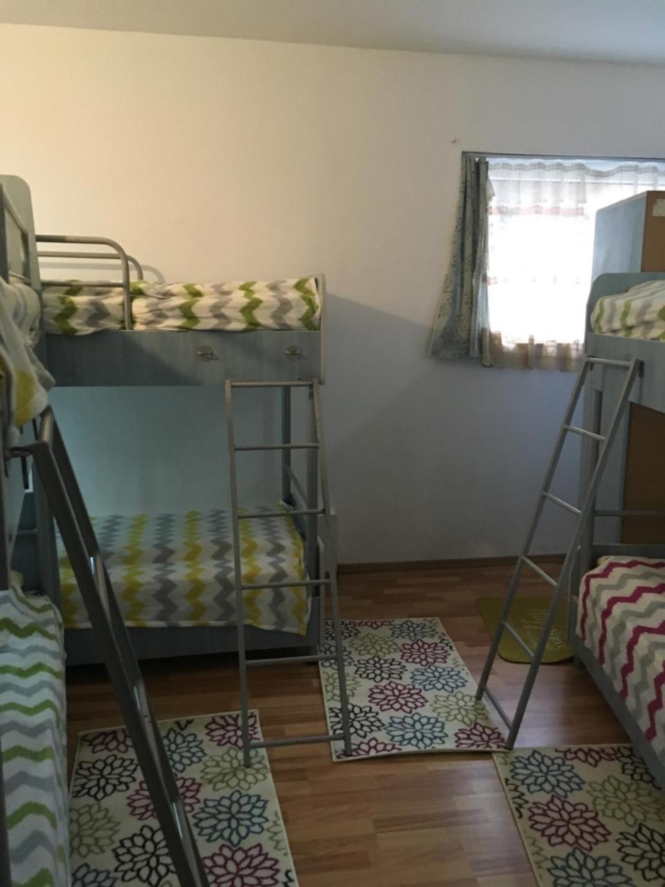 בראשוב Rolling Stone Hostel מראה חיצוני תמונה