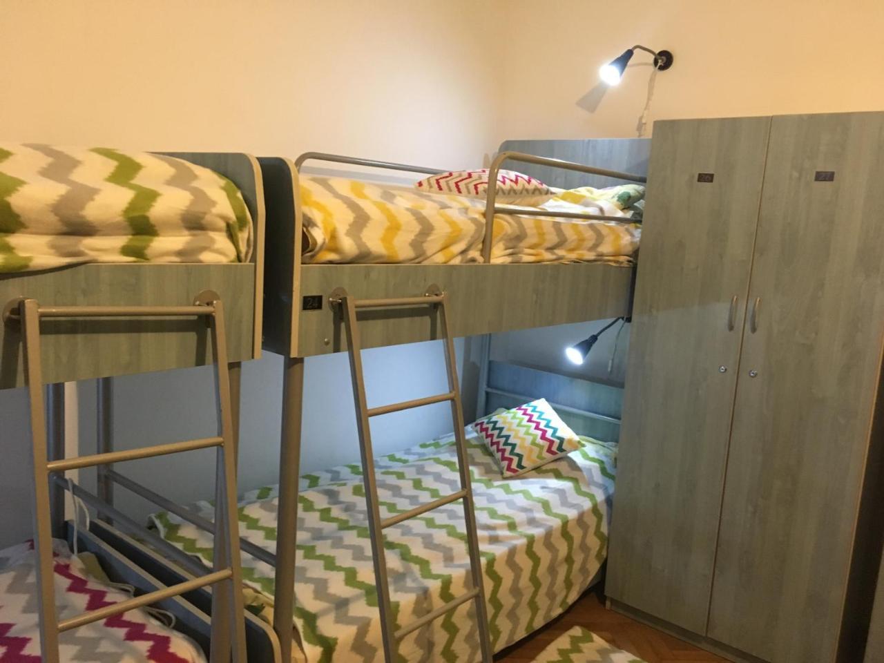 בראשוב Rolling Stone Hostel מראה חיצוני תמונה
