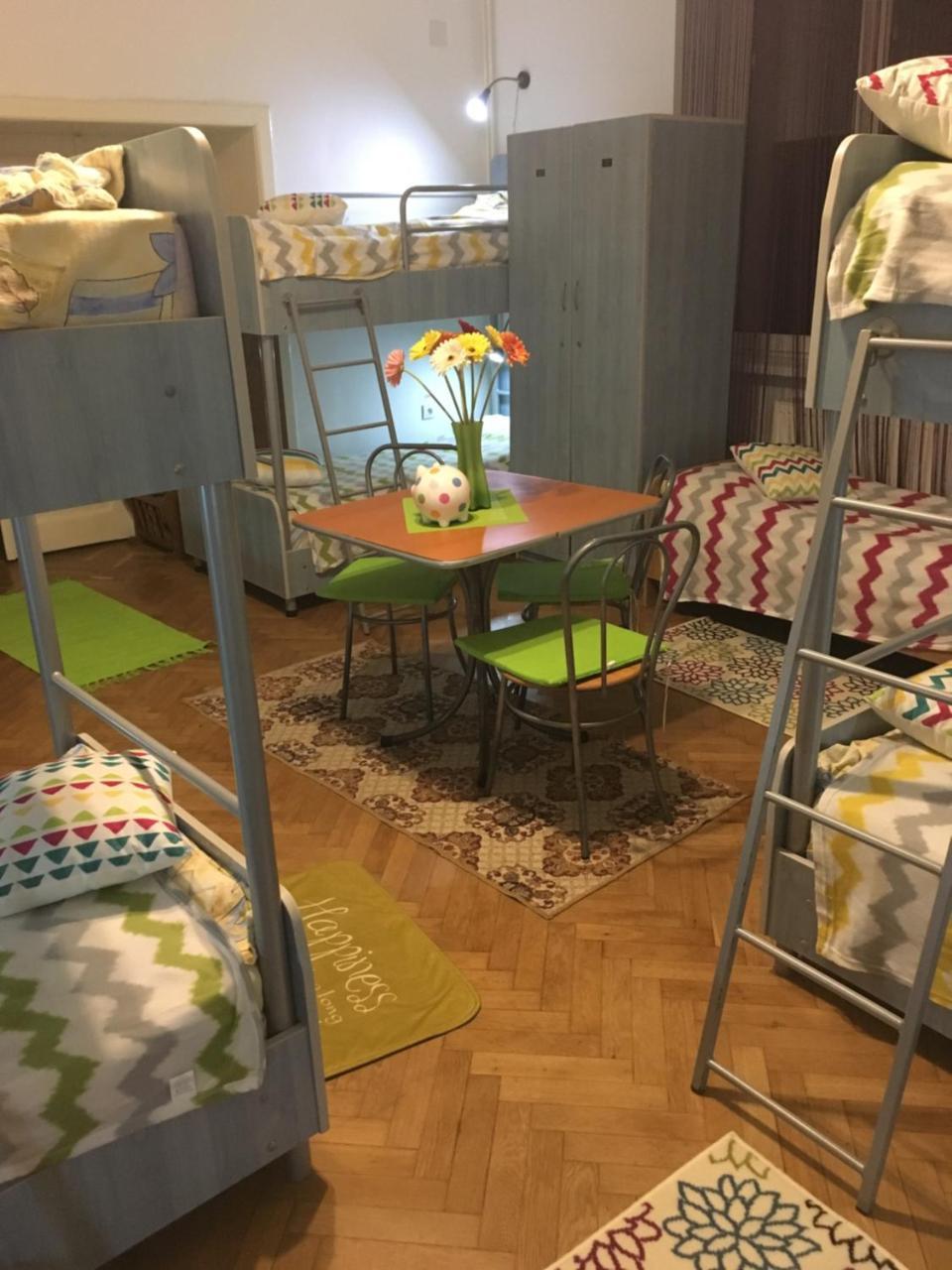 בראשוב Rolling Stone Hostel מראה חיצוני תמונה