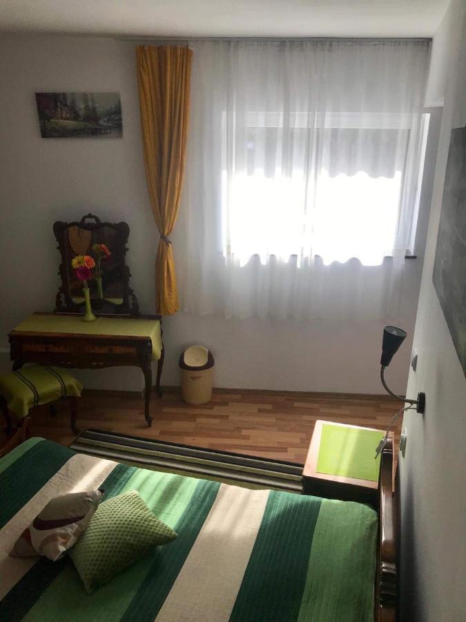 בראשוב Rolling Stone Hostel מראה חיצוני תמונה